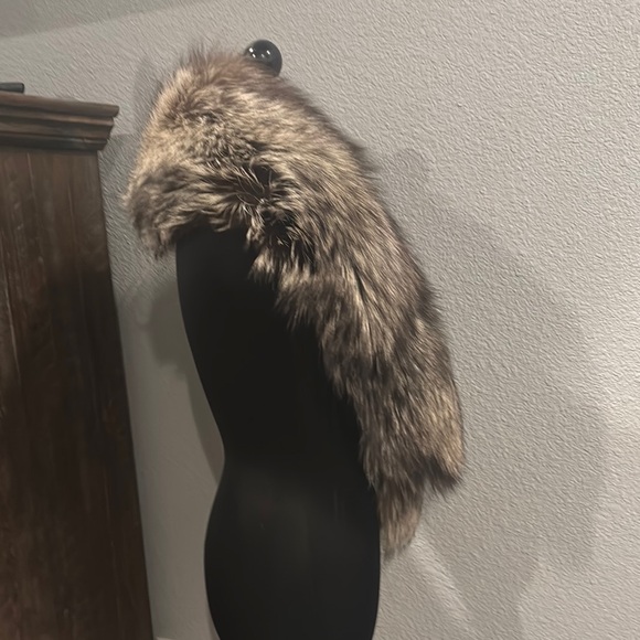 Saga Fox Vintage Fur Women's scarf - Picture 4 of 11